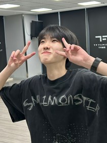 all奇：我丢，兄弟他是我的！你不准抢！